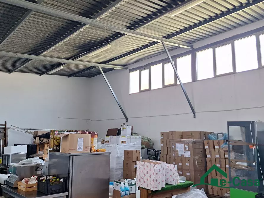 Immagine 5 di Attività artigianale in vendita  210 a Messina