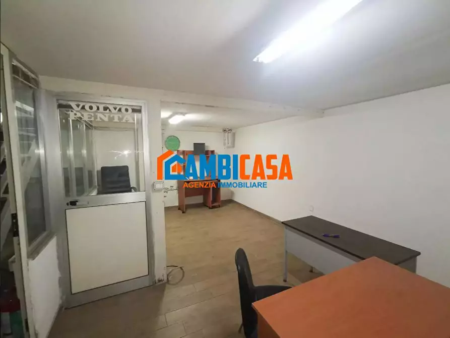 Immagine 5 di Attività artigianale in vendita  a Palermo