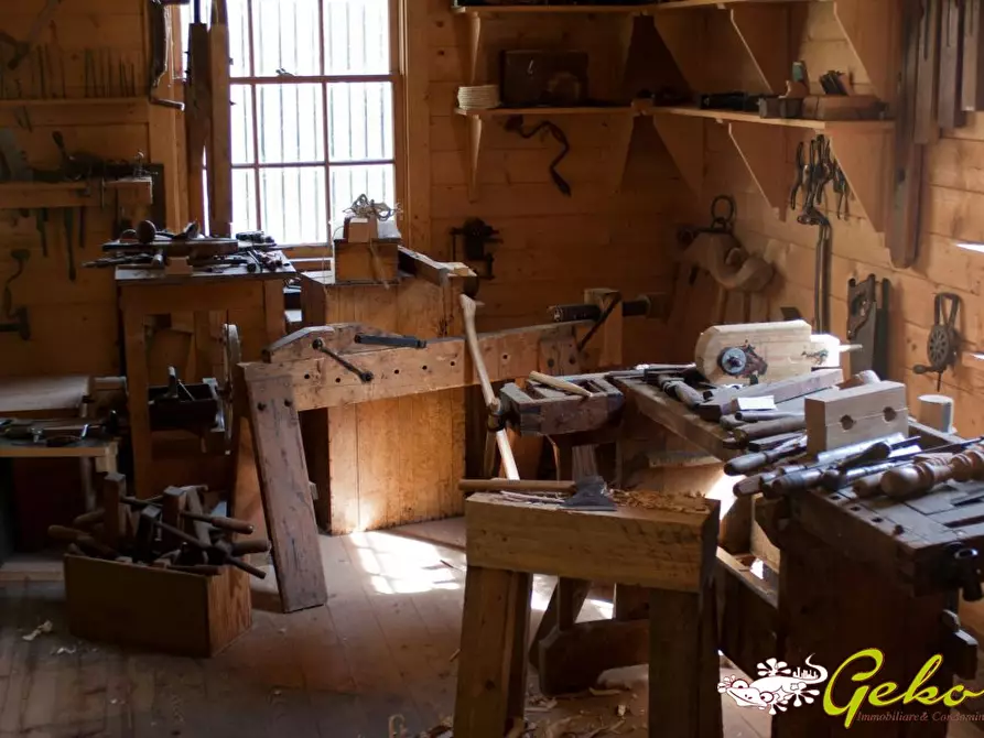 Immagine 1 di Attività artigianale in vendita  a San Gimignano