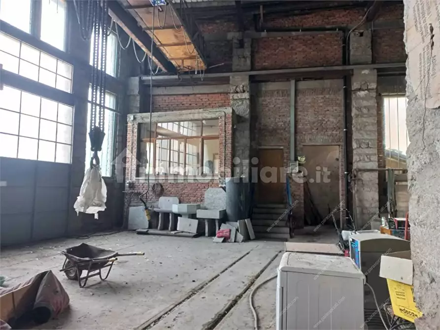 Immagine 4 di Capannone industriale in vendita  a Verbania