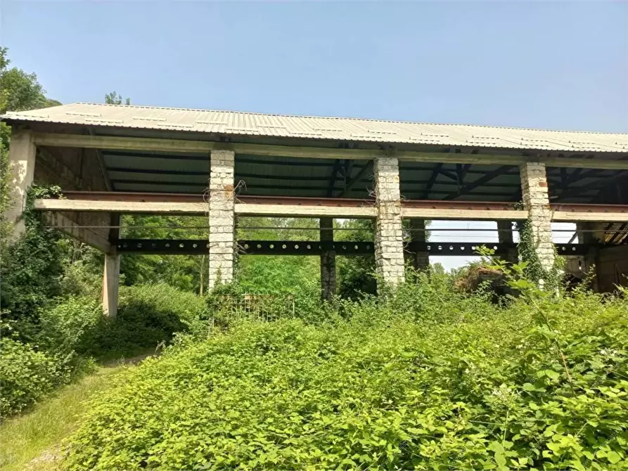 Immagine 9 di Capannone industriale in vendita  a Verbania