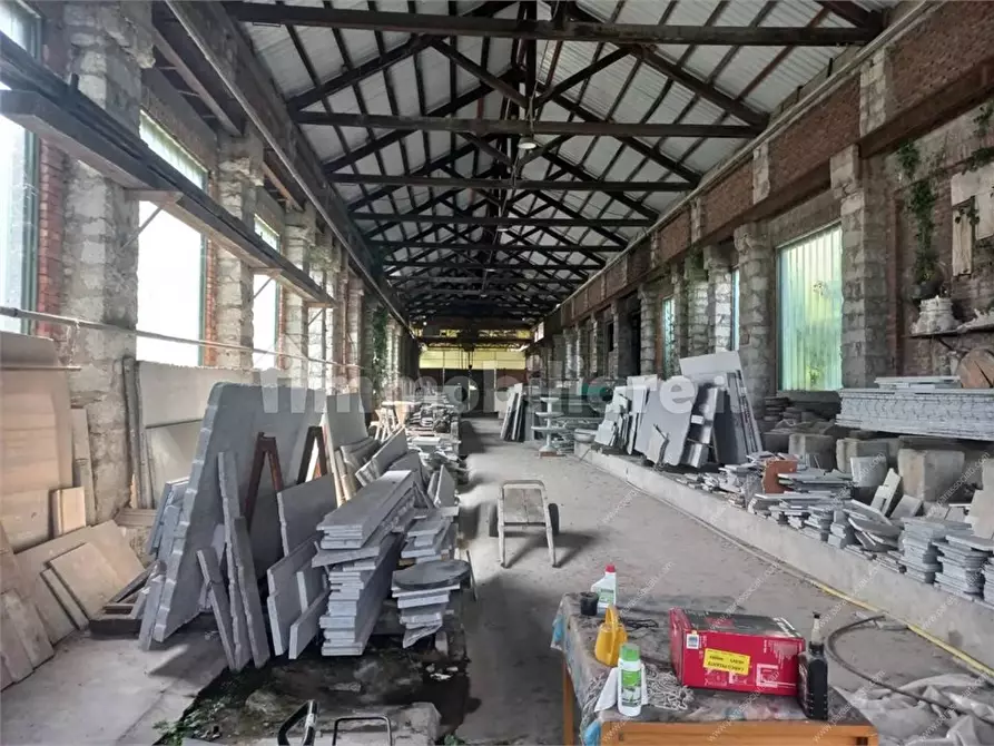 Immagine 3 di Capannone industriale in vendita  a Verbania