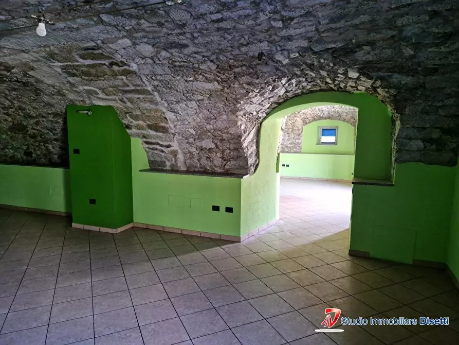 Immagine 3 di Negozio in vendita  a Sonico