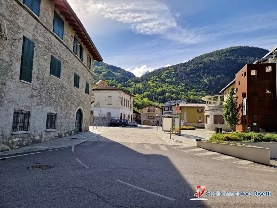 Immagine 9 di Negozio in vendita  a Sonico