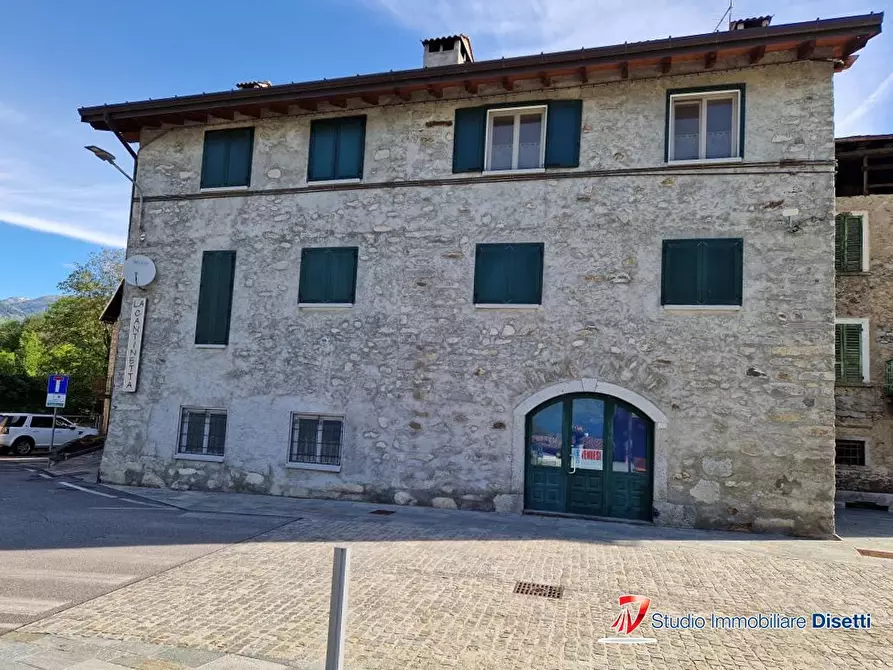 Immagine 8 di Negozio in vendita  a Sonico