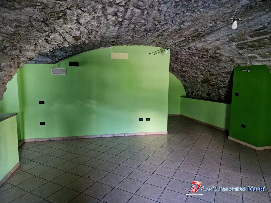 Immagine 5 di Negozio in vendita  a Sonico