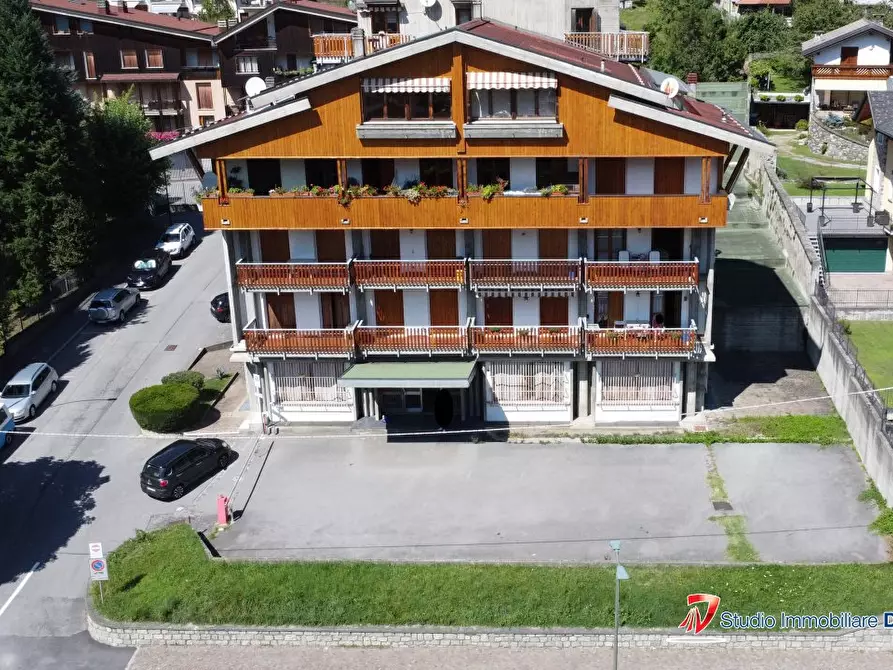 Immagine 1 di Negozio in vendita  88 a Edolo