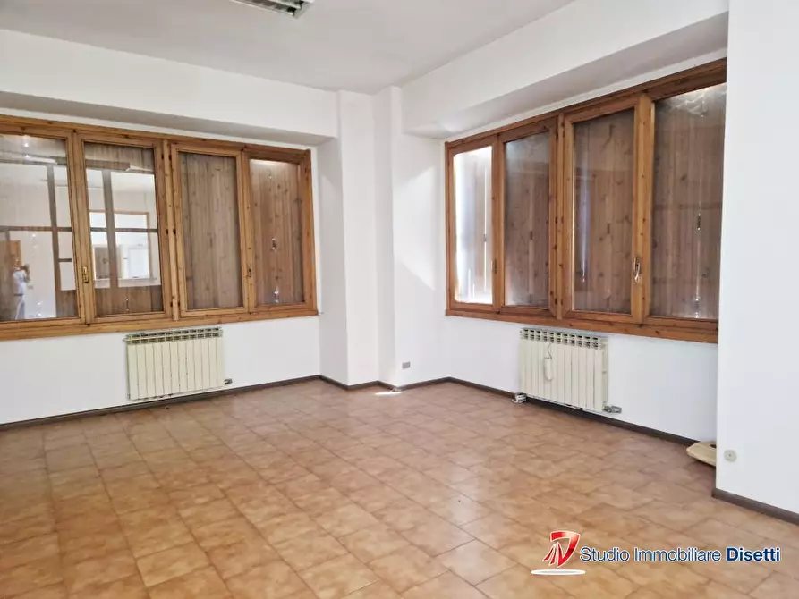 Immagine 8 di Negozio in vendita  88 a Edolo