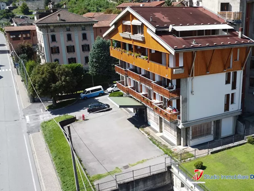 Immagine 3 di Negozio in vendita  88 a Edolo