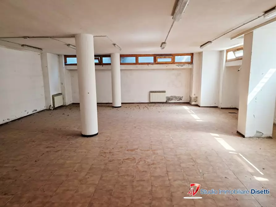 Immagine 10 di Negozio in vendita  88 a Edolo