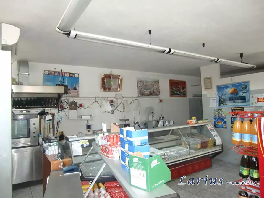 Immagine 4 di Negozio in vendita  16 a Asso