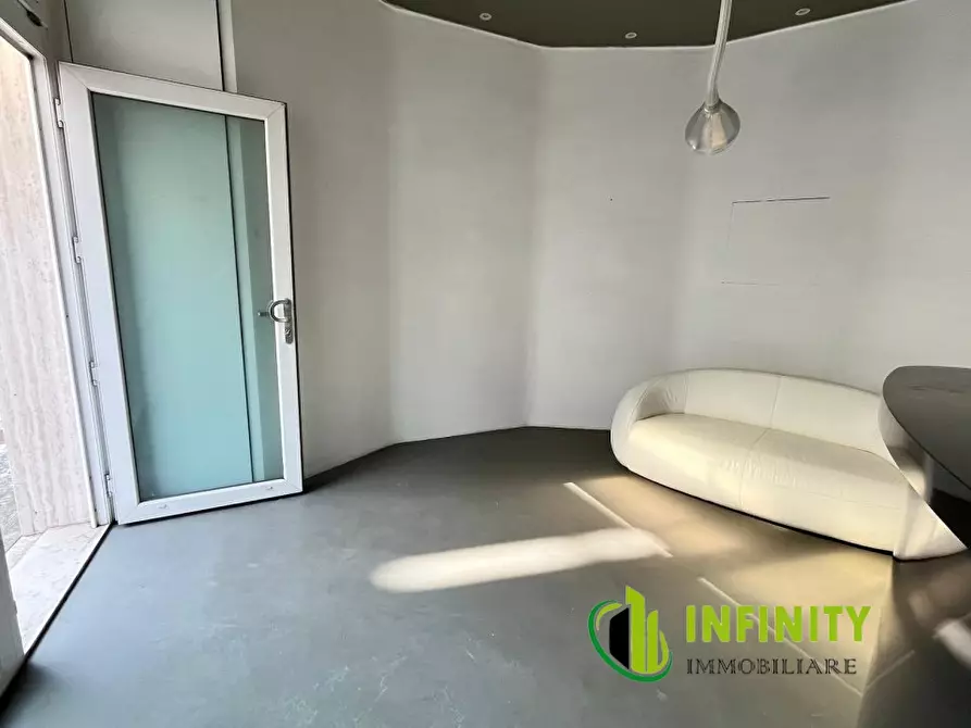 Immagine 3 di Negozio in affitto  29-31 a Matera