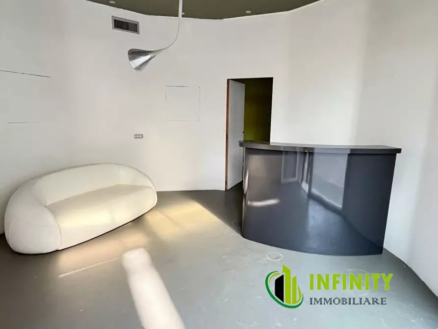 Immagine 6 di Negozio in affitto  29-31 a Matera