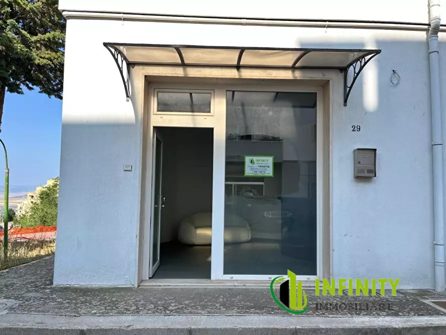 Immagine 2 di Negozio in affitto  29-31 a Matera