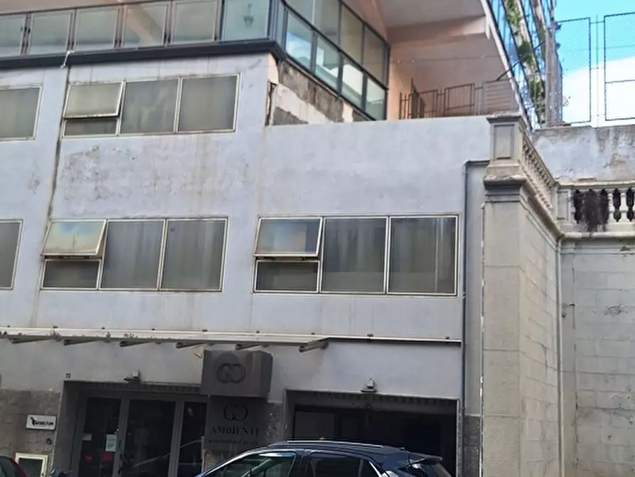 Immagine 4 di Negozio in vendita  71 a Messina