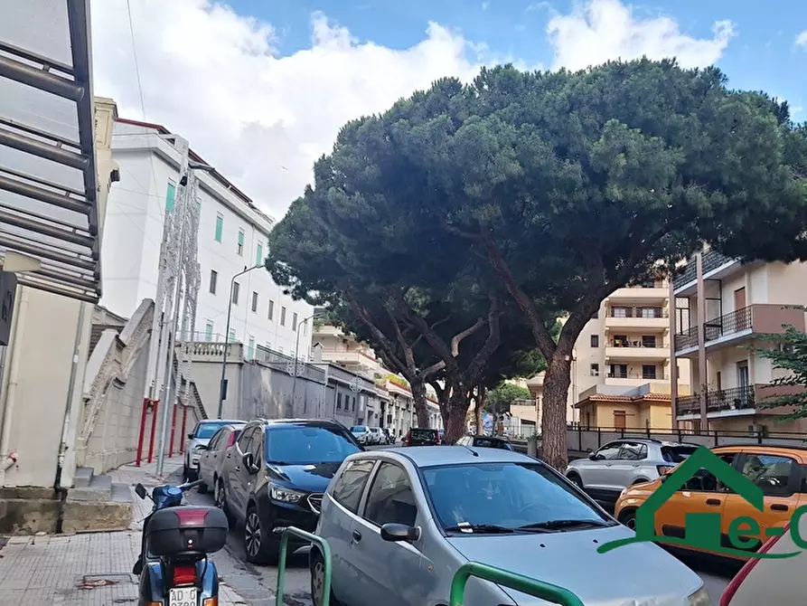 Immagine 5 di Negozio in vendita  71 a Messina