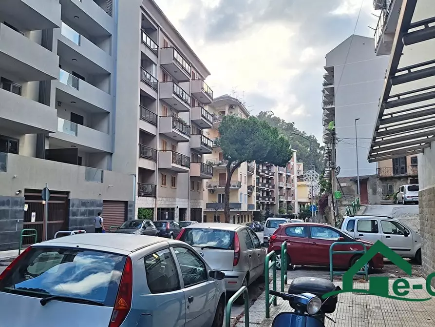 Immagine 6 di Negozio in vendita  71 a Messina