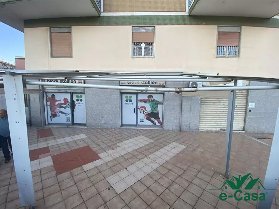 Immagine 1 di Negozio in vendita  42 a Messina