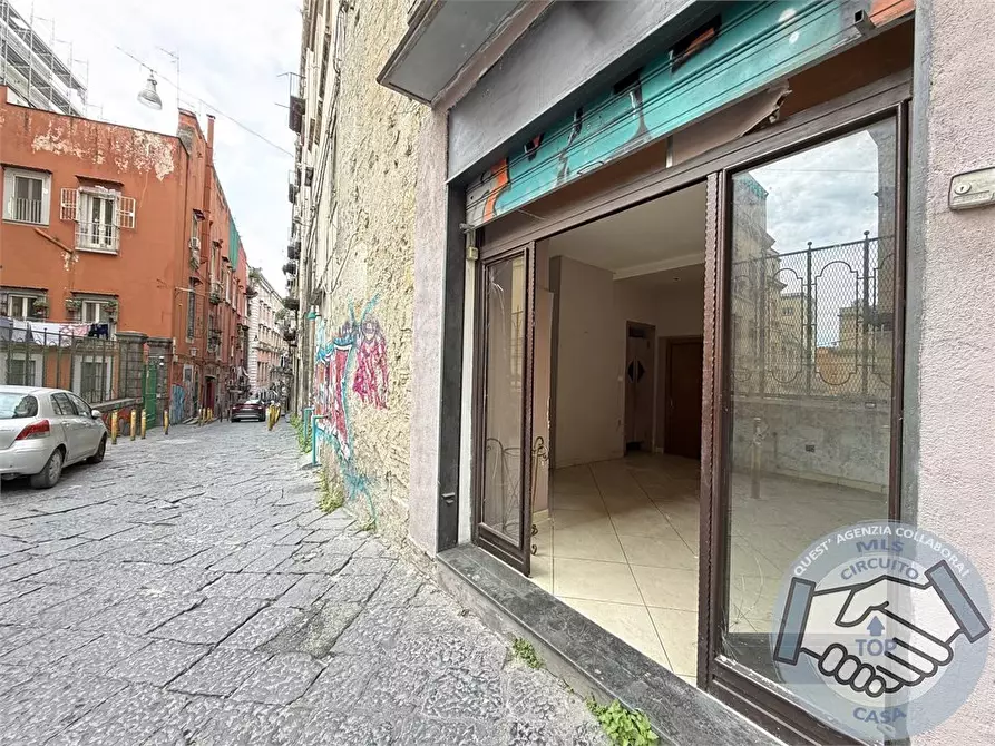 Immagine 7 di Negozio in vendita  10 a Napoli
