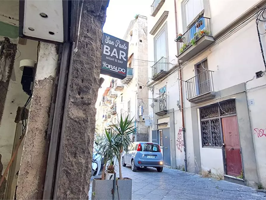 Immagine 4 di Negozio in vendita  50 a Napoli