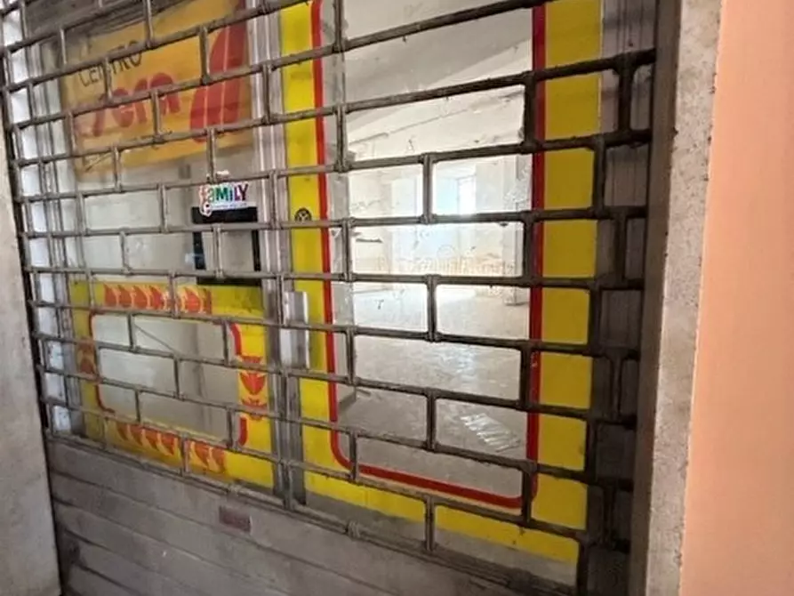 Immagine 3 di Negozio in vendita  a Poggio Mirteto