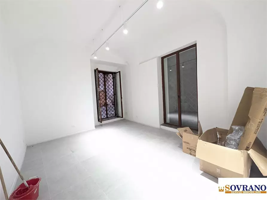 Immagine 6 di Negozio in vendita  a Palermo
