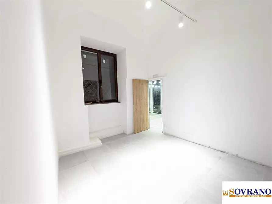 Immagine 5 di Negozio in vendita  a Palermo