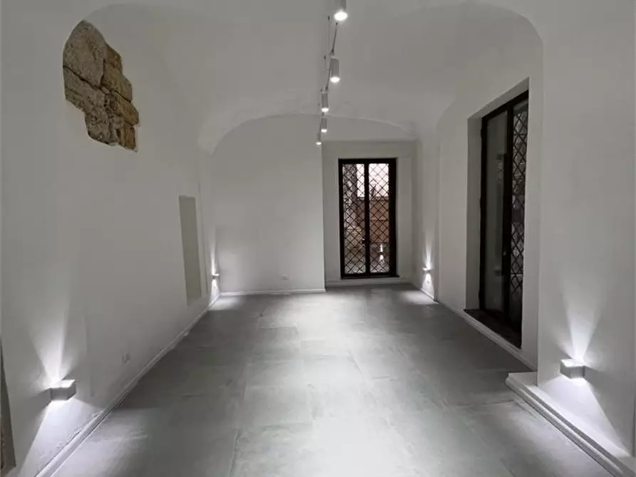 Immagine 7 di Negozio in vendita  a Palermo