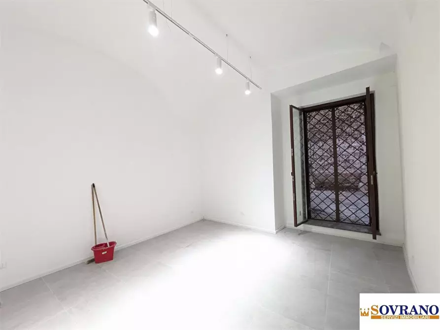Immagine 7 di Negozio in vendita  a Palermo