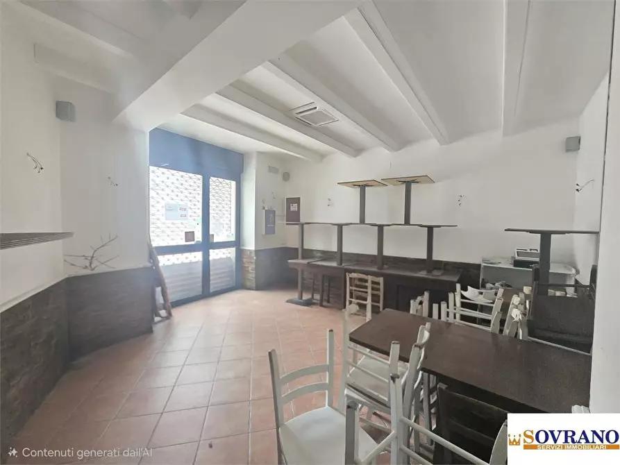 Immagine 4 di Negozio in vendita  a Palermo