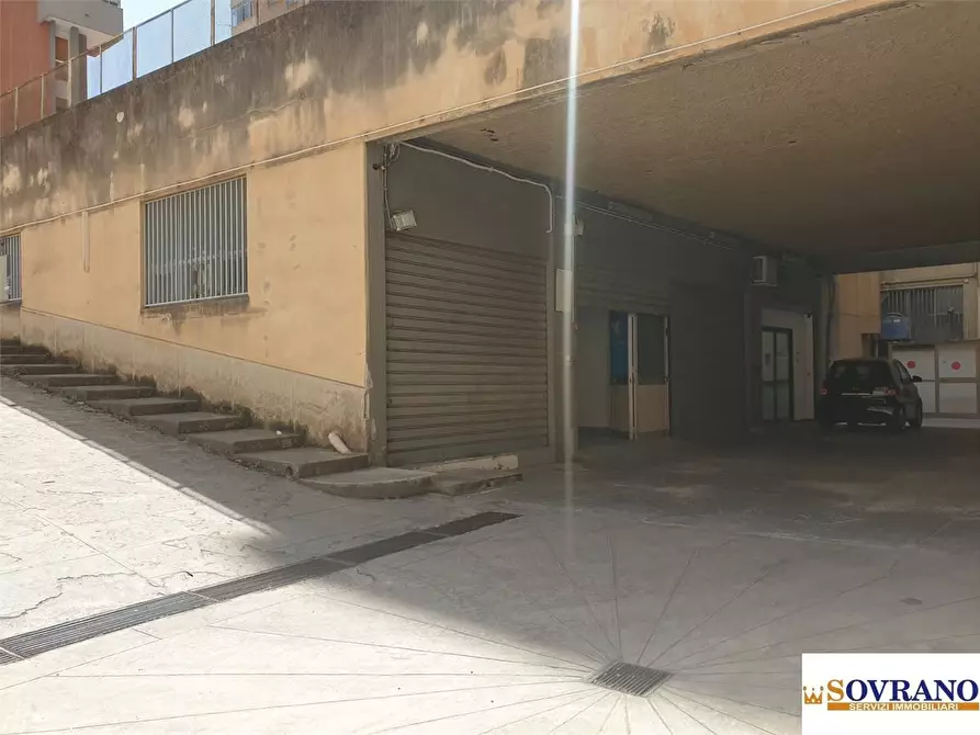 Immagine 3 di Negozio in vendita  21 a Palermo