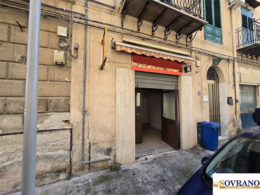 Immagine 1 di Negozio in vendita  54 a Palermo