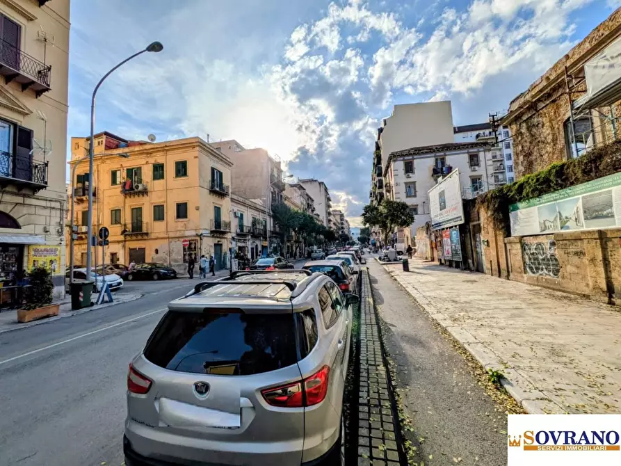 Immagine 9 di Negozio in vendita  a Palermo