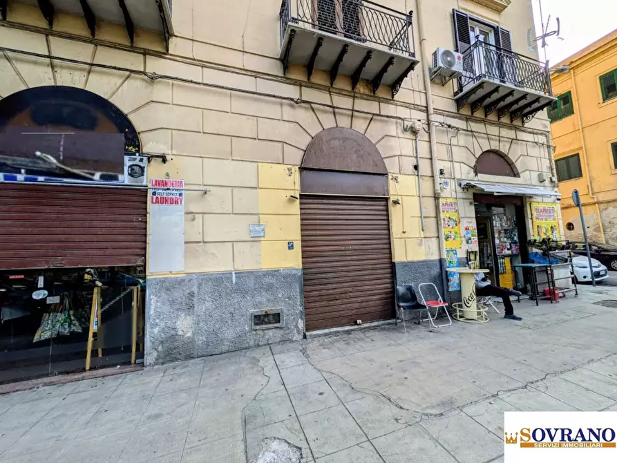 Immagine 3 di Negozio in vendita  a Palermo