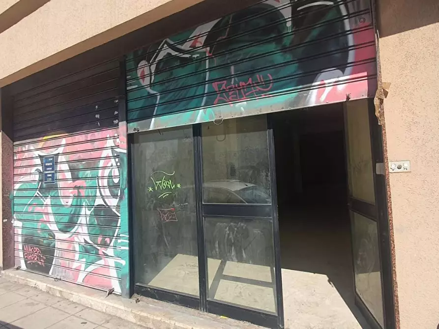 Immagine 2 di Negozio in vendita  21/23 a Palermo