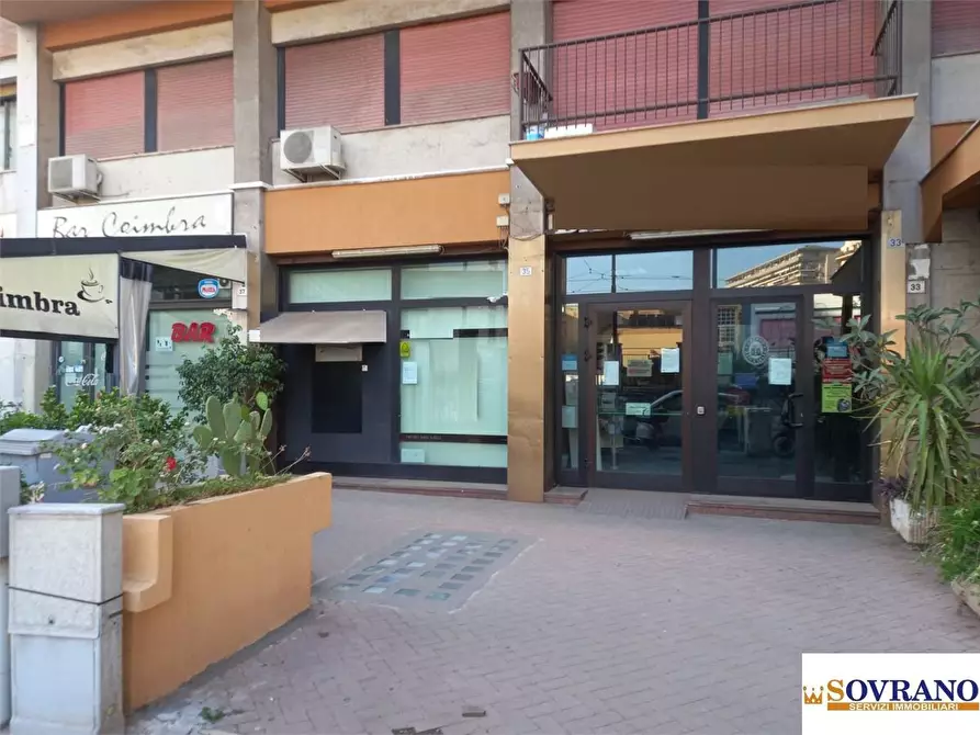 Immagine 3 di Negozio in vendita  a Palermo