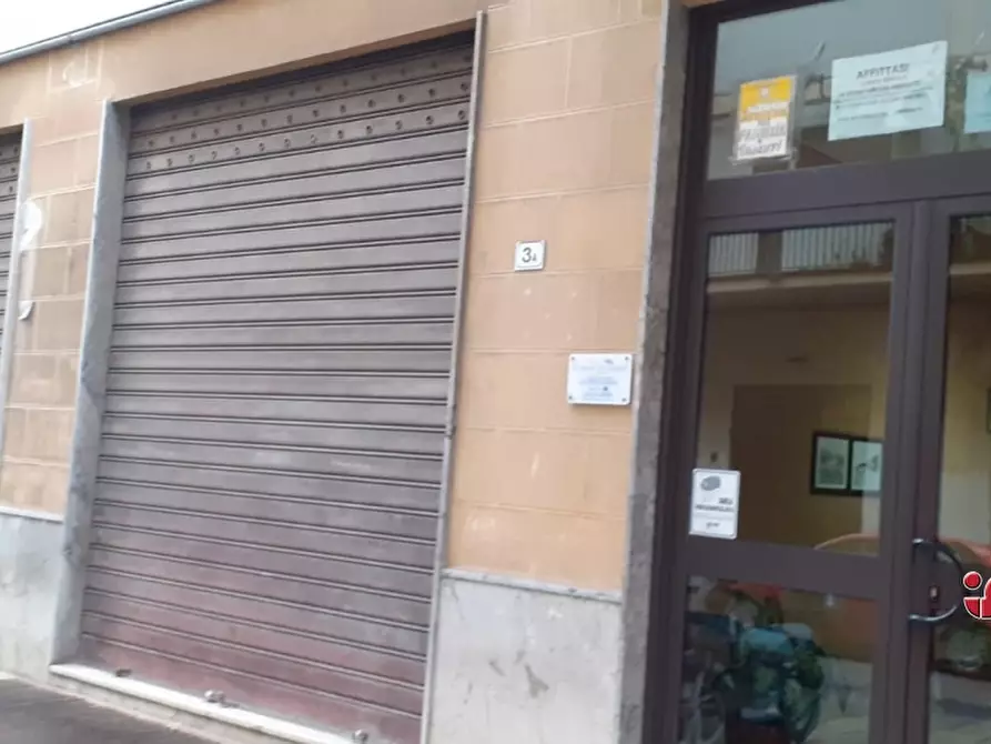 Immagine 3 di Negozio in vendita  a Palermo