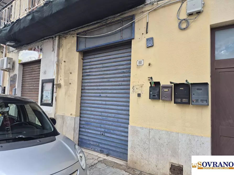 Immagine 2 di Negozio in vendita  88 a Palermo
