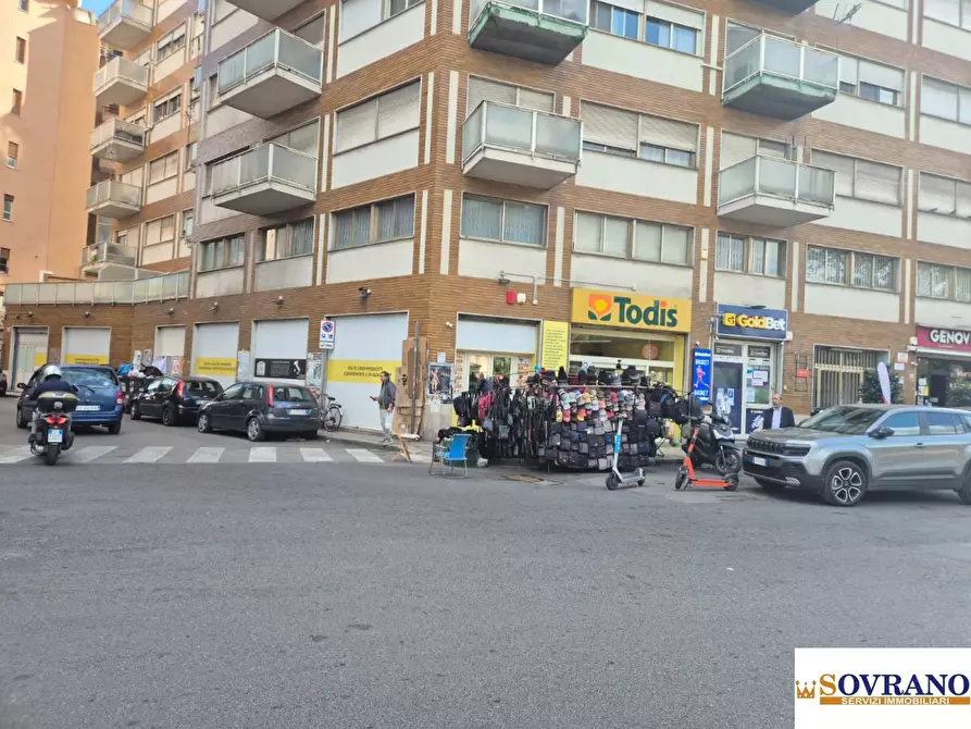 Immagine 3 di Negozio in vendita  a Palermo