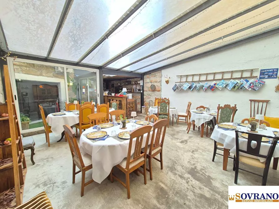 Immagine 10 di Negozio in vendita  a Capaci