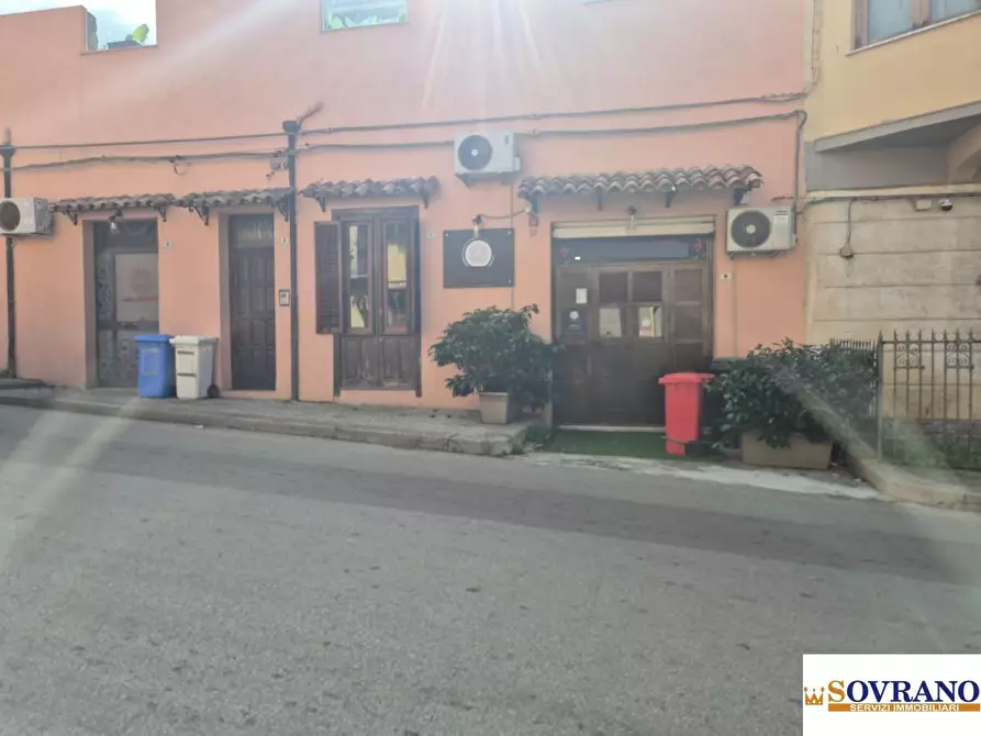 Immagine 2 di Negozio in vendita  a Capaci