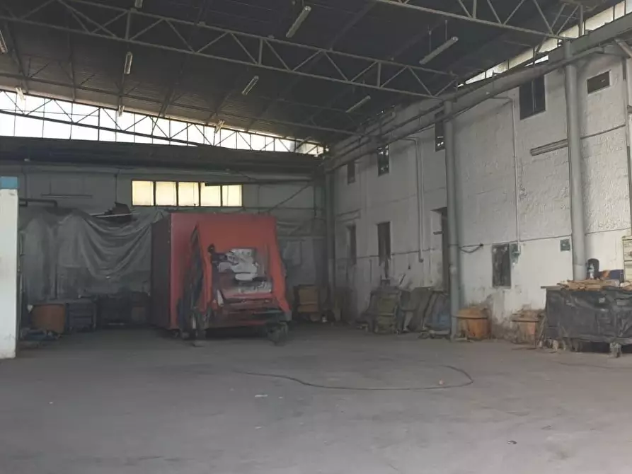 Immagine 8 di Negozio in vendita  9152 a Palermo