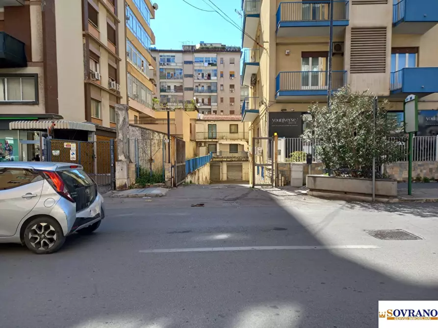 Immagine 6 di Negozio in vendita  a Palermo