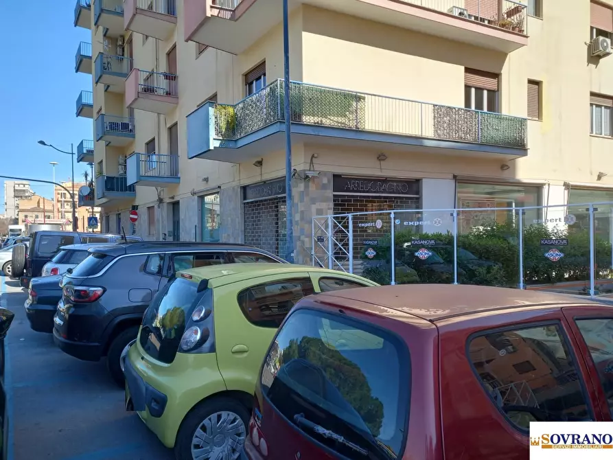 Immagine 4 di Negozio in vendita  a Palermo