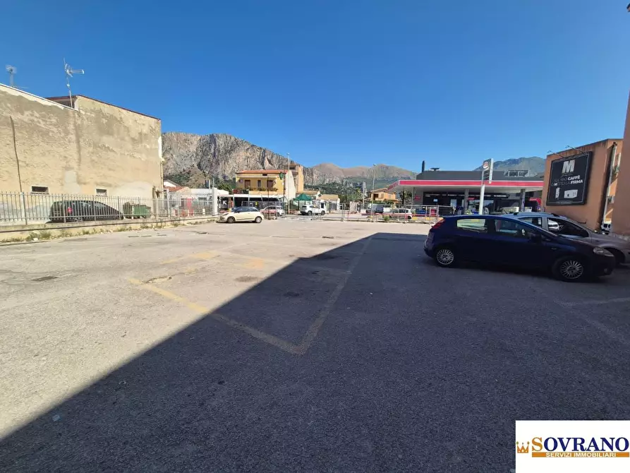 Immagine 5 di Negozio in vendita  a Carini