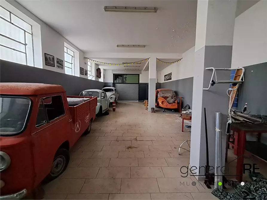 Immagine 2 di Negozio in vendita  a Montesilvano