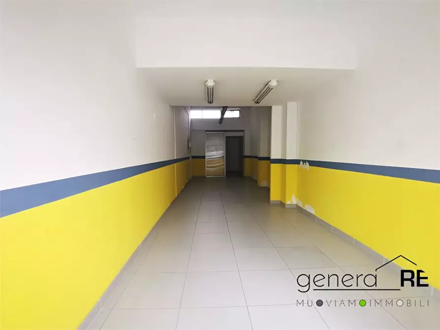 Immagine 7 di Negozio in vendita  a Pescara