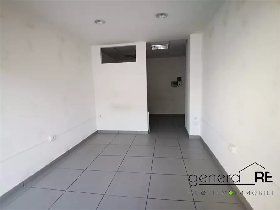Immagine 5 di Negozio in vendita  a Pescara