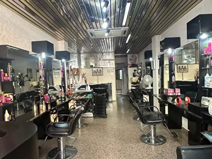 Immagine 3 di Negozio in vendita  a Melito Di Porto Salvo