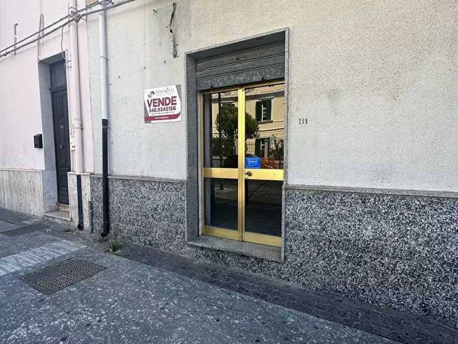 Immagine 1 di Negozio in vendita  a Melito Di Porto Salvo